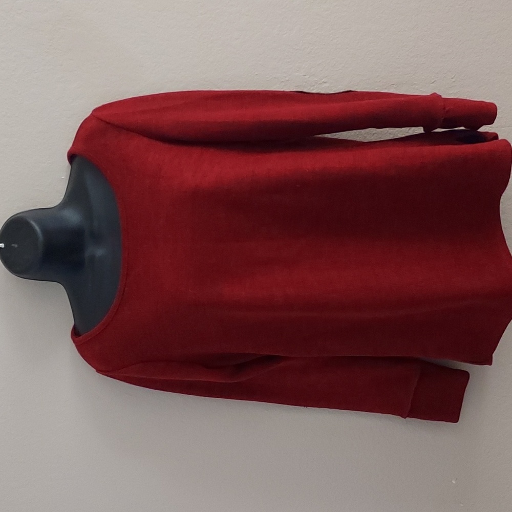 Ladies Maroon Color Top With Buttons Down The Back Large